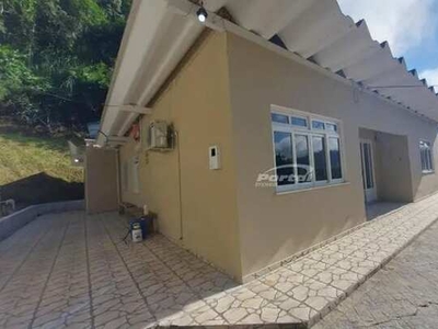 Casa ampla e semimobiliada para locação no bairro Progresso em Blumenau