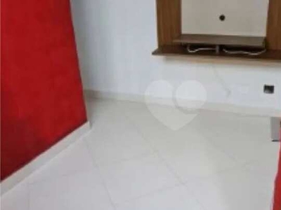 Excelente apartamento de 02 dormitório todo reformado no Gonzaga