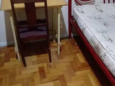 Vaga Feminina Quarto com aluguel por R$650 /mês