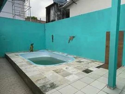 /Vendo ou Alugo casa no Parque Dez com Piscina - 3 Qrts