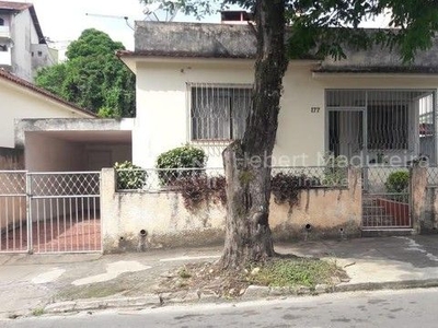 Casa a venda no Jd. Amália em Volta Redonda RJ com quatro quartos