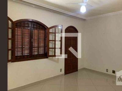 Casa com 3 quartos à venda no bairro Ouro Preto, 212m²