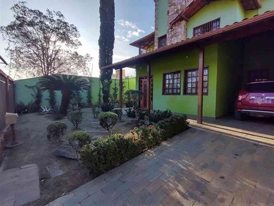 Casa com 3 quartos à venda no bairro Paquetá, 434m²