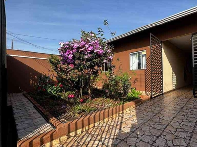 Casa com 3 quartos à venda no bairro São Lourenço, 150m²