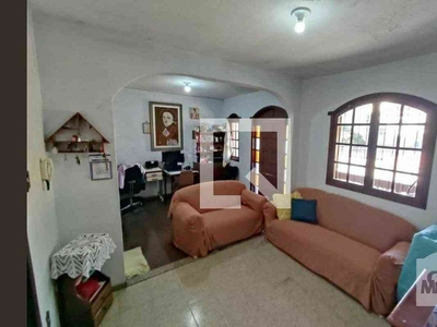 Casa com 5 quartos à venda no bairro Mantiqueira, 360m²