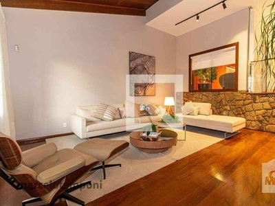 Casa com 6 quartos à venda no bairro Santa Lúcia, 357m²