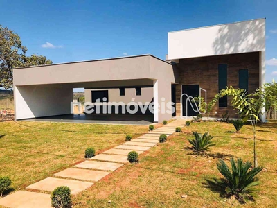 Casa em Condomínio com 4 quartos à venda no bairro Canto da Siriema, 450m²