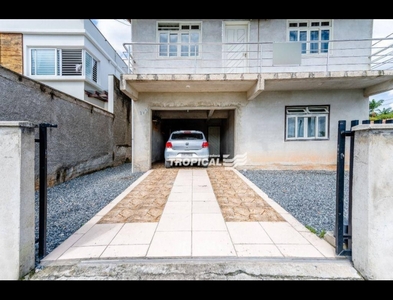 Casa no Bairro Badenfurt em Blumenau com 6 Dormitórios (1 suíte) e 168 m²