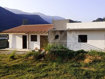 Casa à Venda no bairro Olaria em Caraguatatuba