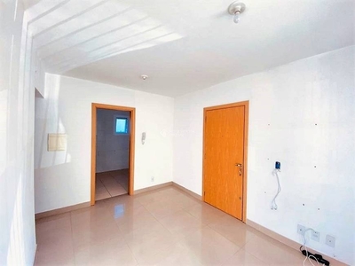 Apartamento com 2 Quartos e 1 banheiro para Alugar, 63 m² por R$ 950/Mês
