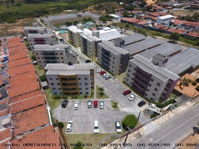 Apartamento com 3 Quartos e 2 banheiros à Venda, 74 m² por R$ 230.000