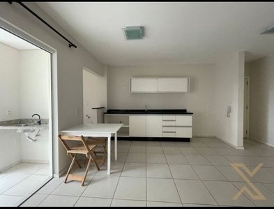 Apartamento no Bairro Centro em Blumenau com 2 Dormitórios (1 suíte) e 67 m²