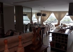 Lind?ssimo apartamento decorado, vista para o mar na Praia Brava Itaja? com 140m? privativos, 1 su?te e 2 Demi-suite, 3 vagas garagem