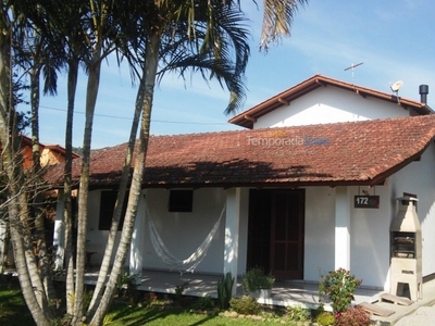 CASA 3 QUARTOS LIMPA E CONFORTÁVEL!