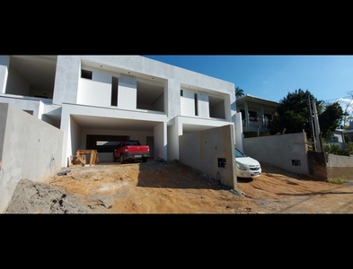 Casa no Bairro Vila Nova em Blumenau com 3 Dormitórios (1 suíte) e 137 m²