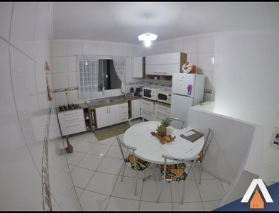 Casa no Bairro Salto Weissbach em Blumenau com 3 Dormitórios (1 suíte)