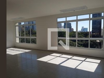 Apartamento para alugar com 3 dorms, 172m²