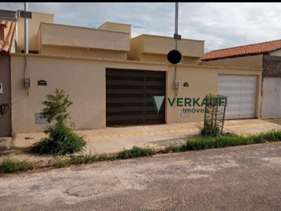 Casa com 2 quartos à venda, 130.0m²