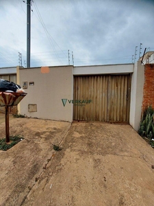 Casa com 3 quartos à venda, 150.0m²