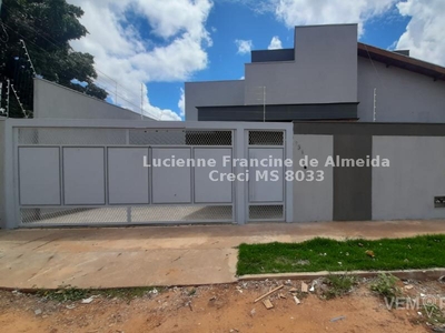 Casa Térrea com 3 Quartos à Venda por R$ 420.000