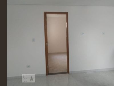 STUDIO no 2º andar com 1 dormitório