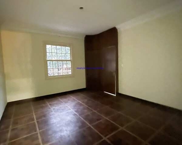 Apartamento 280m², 04 dormitórios (sendo 02 suítes), 03 banheiros e 03 vagas na garagem