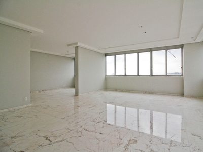 Apartamento à venda em Bela Vista com 440 m², 4 quartos, 1 suíte, 4 vagas
