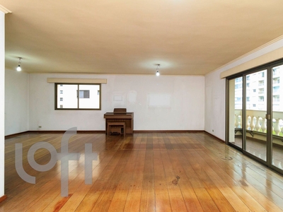 Apartamento à venda em Campo Belo com 209 m², 4 quartos, 3 suítes, 3 vagas