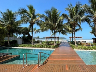 Venda de Imóveis Pé na Areia em Juquehy, com 5 suítes, piscina...