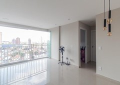 APARTAMENTO no 18º andar com 2 dormitórios