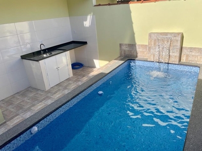 Casa com piscina à venda em Mongaguá - SP