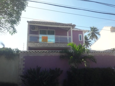 Casa no Condomínio Girassol. Com 290m2. 3 quartos (sendo 02 suítes) - Estrada do Mendanha