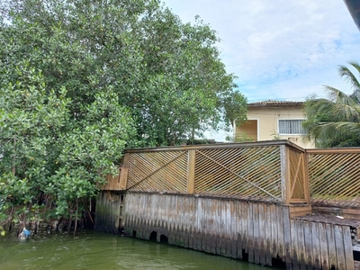 Casa para venda possui 180 metros quadrados com 4 quartos em Barra da Tijuca - Rio de Jane