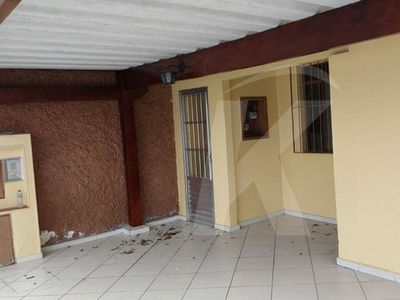 Casa Térrea com 3 Dormitórios, 2 Vagas na Vila Medeiros