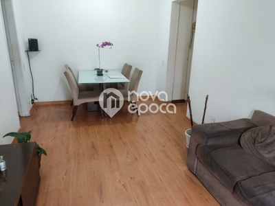 Apartamento à venda por R$ 300.000