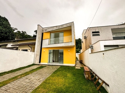 Casa em Itaipu, Niterói/RJ de 121m² 3 quartos à venda por R$ 649.000,00