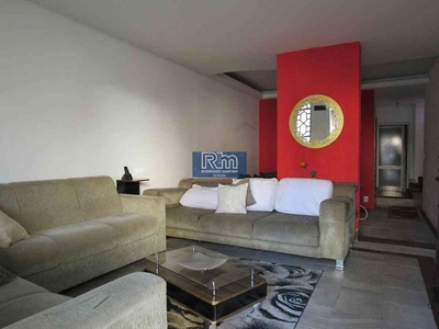 Casa com 3 quartos à venda no bairro Caiçaras, 200m²