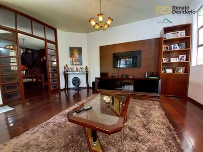 Casa com 3 quartos à venda no bairro Esplanada, 326m²