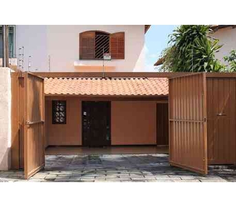 Casa com 3 quartos à venda no bairro Planalto, 180m²