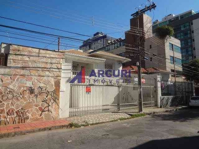 Casa com 3 quartos à venda no bairro Prado, 487m²