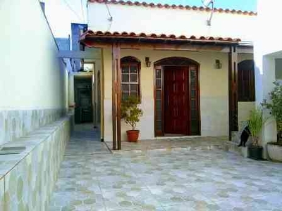 Casa com 3 quartos à venda no bairro Vila Pérola