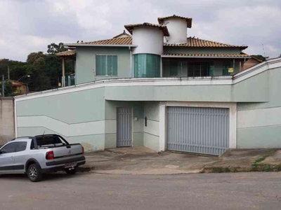 Casa com 4 quartos à venda no bairro Milanez