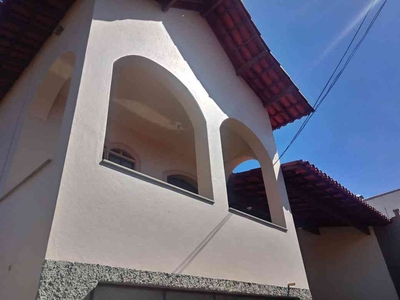 Casa com 4 quartos à venda no bairro Ressaca, 260m²