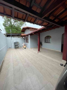 Casa com 4 quartos à venda no bairro Tijuca, 250m²