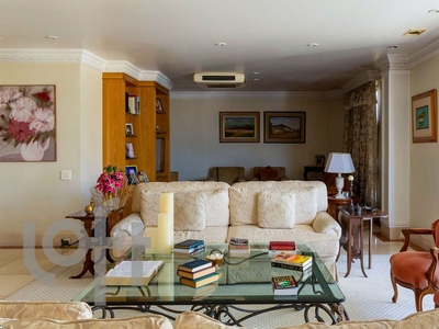 Apartamento à venda em Alto de Pinheiros com 274 m², 3 quartos, 3 suítes, 4 vagas