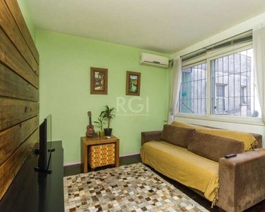 Apartamento para Venda - 70m², 2 dormitórios, 1 vaga - Petrópolis