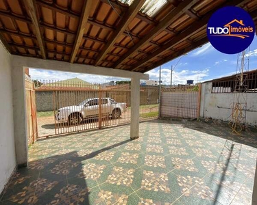 CASA 3 QUARTOS, SUÍTES, NA LAGE, BOA LOCALIZAÇÃO, ACEITA TROCA EM AP EM TAGUATINGA OU ÁGUA