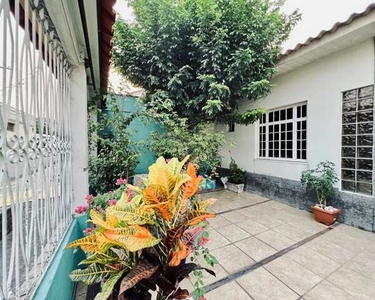 Casa à venda com 4 quartos em Parque 10 de Novembro - Manaus AM