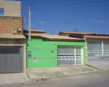 Casa com 3 dts Pq. Jataí