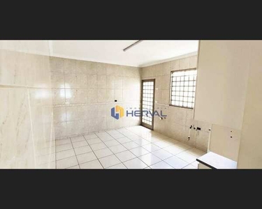 Casa com 3 quartos e 121 m² à venda por R$ 360.000,00 em Conjunto Habitacional Requião - M